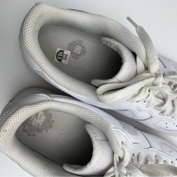 Nike Men's Air Force 1 White Sneakers - Picture 6 of 9